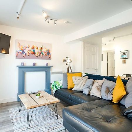 2 Ensuites, Garden, Smart Tv'S In All Rooms! Swansea Exteriör bild